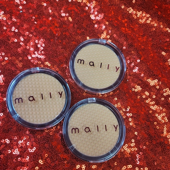 Powder Foundation - Picture 3 of 5